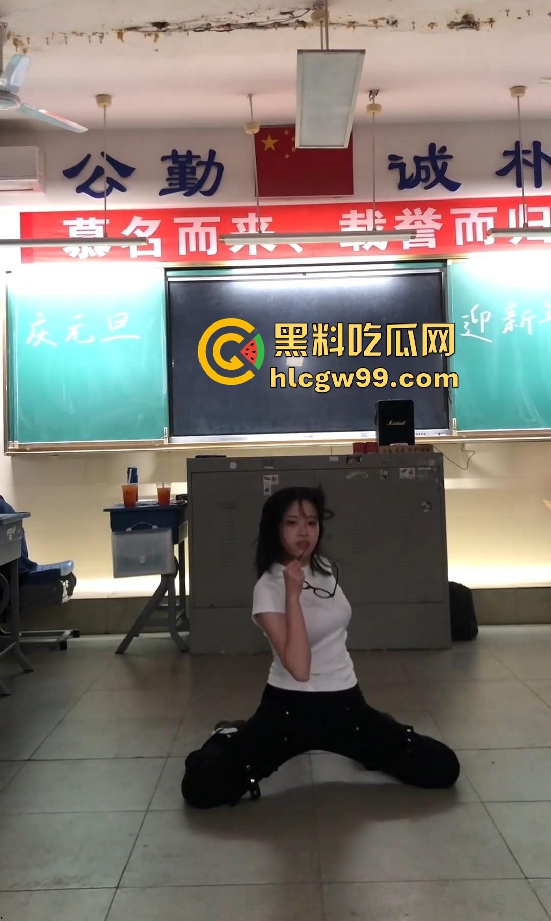 又被套路了,抖音咸鱼热卖得学霸班会热舞崩奶罩?假的!片哥片姐割韭菜,冲动老色批来我这我给你白嫖看!-13