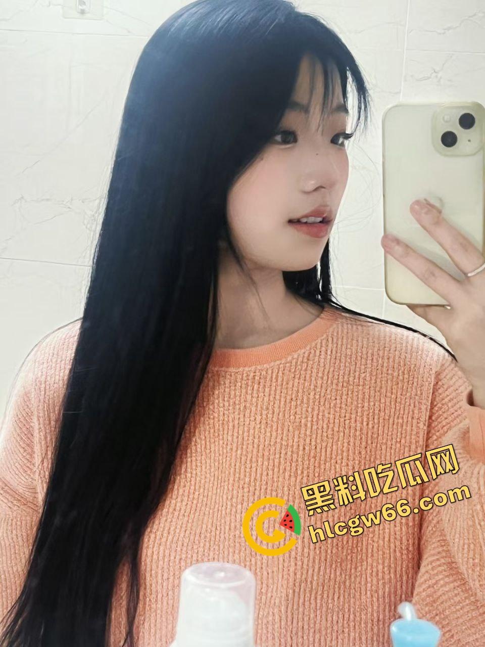 石家庄财力猛男专约嫩妹，大三倍体型压身爆操，小嫩逼撑得直抖腿，这谁看了不心疼又不硬！-1