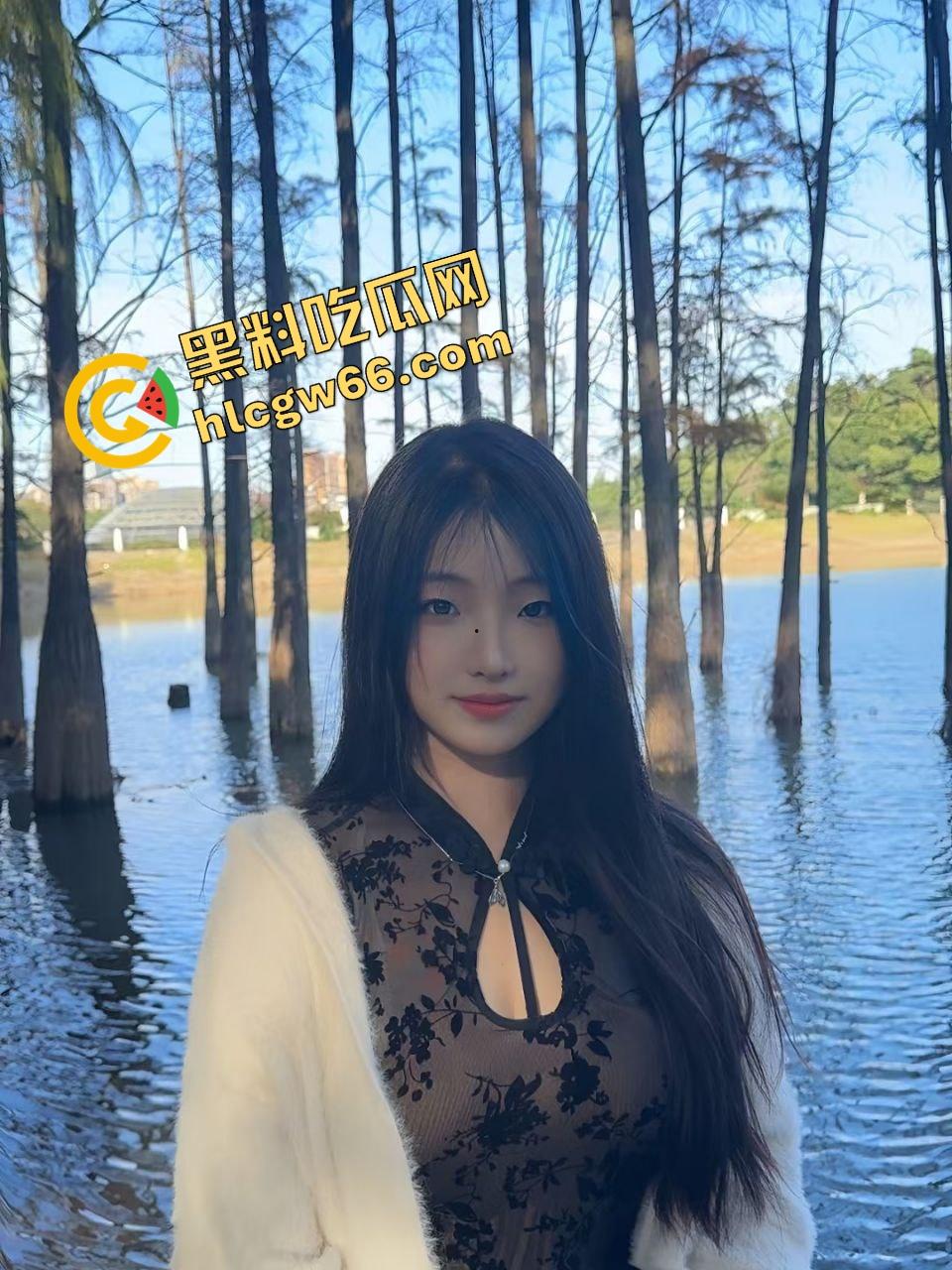 石家庄财力猛男专约嫩妹，大三倍体型压身爆操，小嫩逼撑得直抖腿，这谁看了不心疼又不硬！-3