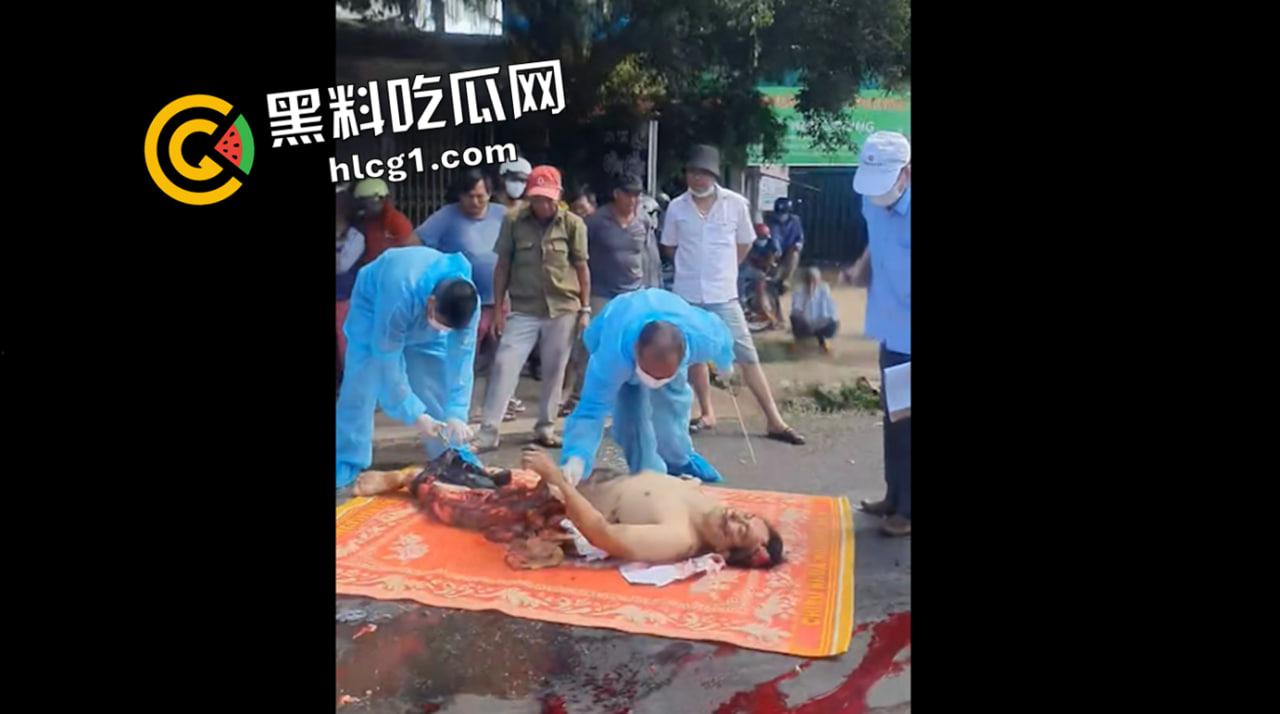 血腥慎入！越南男子钻车底自杀 下半身碾成肉酱 现场画面流出-1