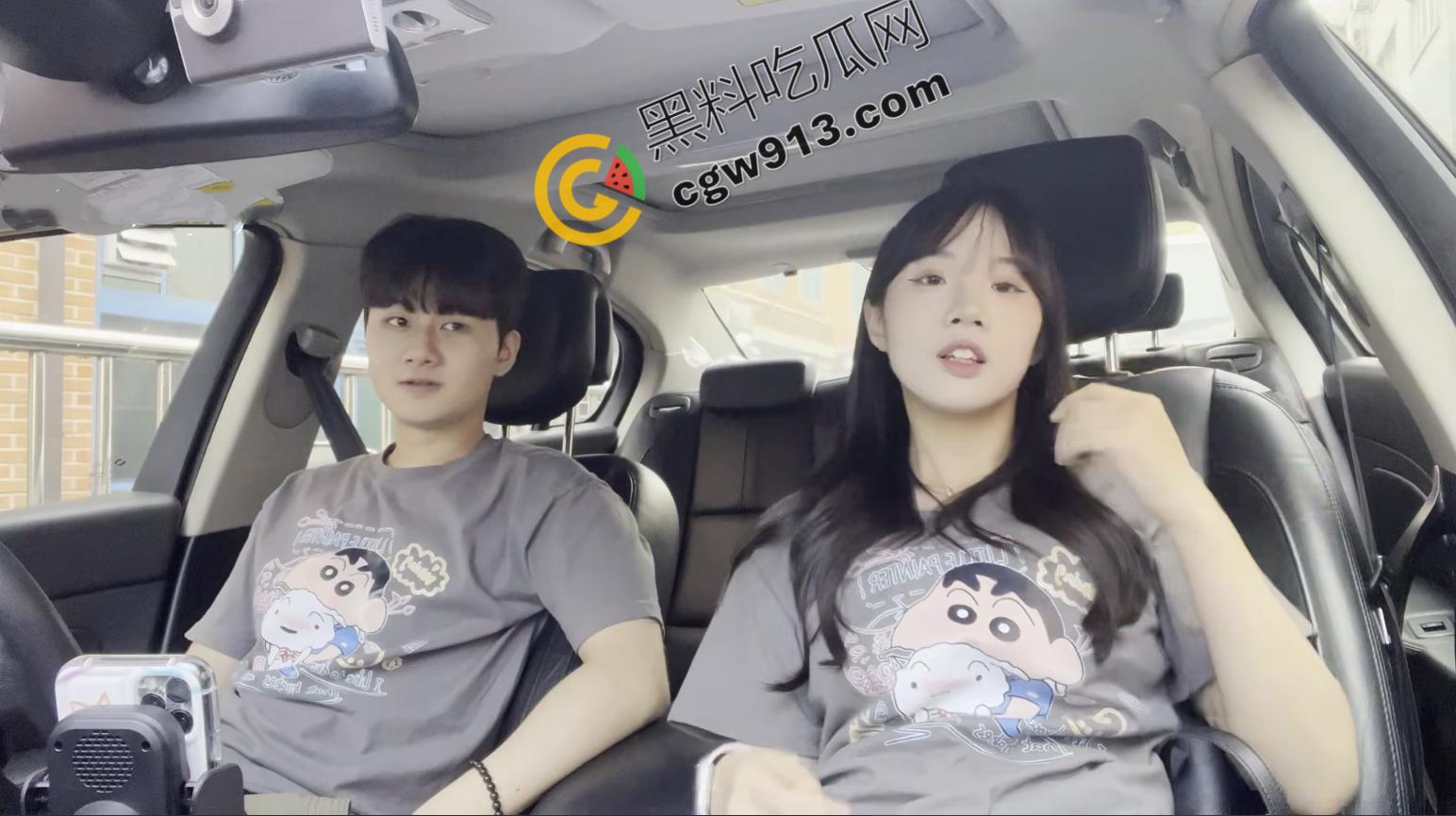 青岛00后情侣修手机私密视频被泄密!女主翘臀骚穴诱惑无限,男友鸡巴直捣高潮,身临其境的强烈冲击-1