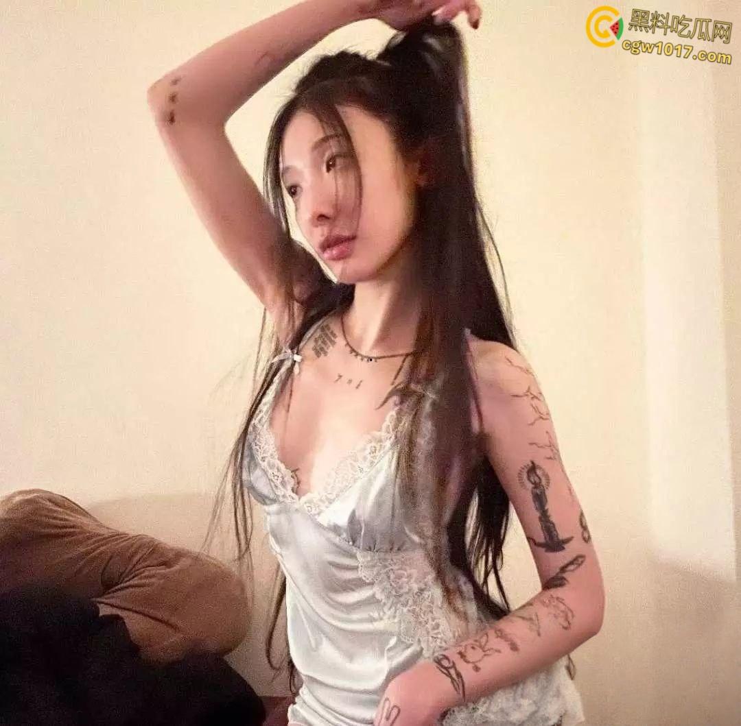 IG高颜值网红【路奈】，与男友自拍做爱露脸口交视频曝光，深喉男友鸡巴娇喘深喉口技一流，这小嘴伺候太爽了！-4