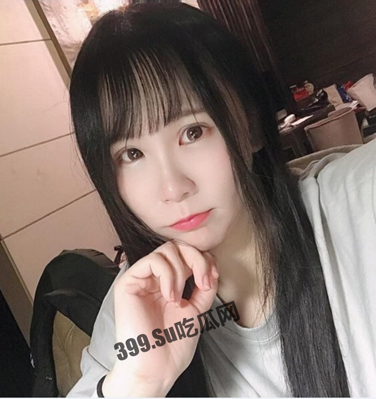 反差泄密 91大神高档景观酒店约炮身材皮肤堪称一绝的学生妹 脸穴同框自慰 + 口交啪啪-1