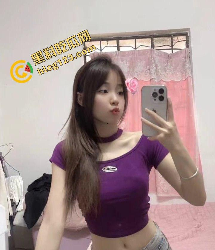 河南开封职业学院女大学生秦雯路裸聊视频流出！尺度爆表，小穴美乳惹火画面曝光！-3