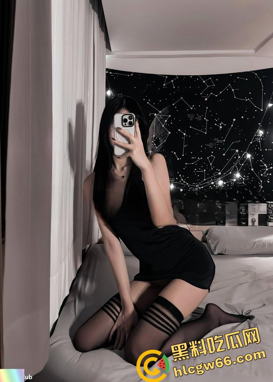 太原母狗级尤物『屠敏丽』人前白虎御姐人后调教3P舔精，黑丝JK样样玩，真不知是哪位大神的专属狗！-6