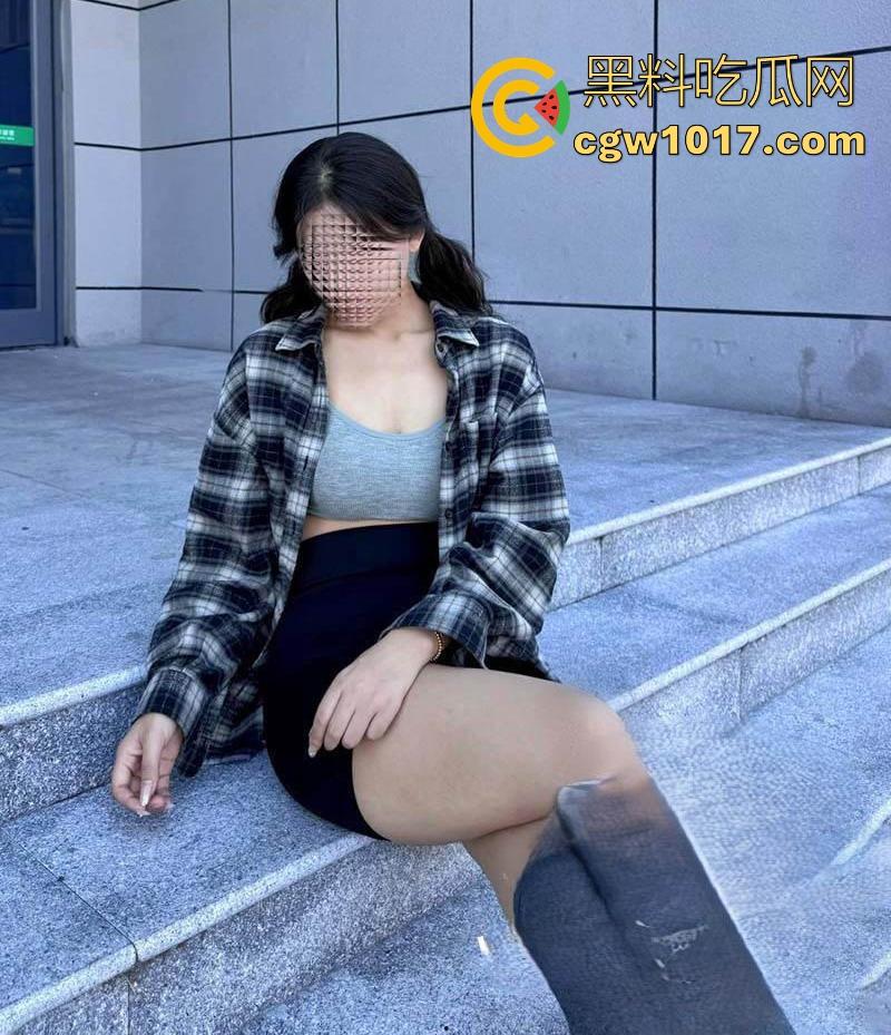 和堂姐各种姿势激情啪啪，无套骑乘爆操，双洞口爆毒龙样样精通，真不枉费我的用心调教！-2