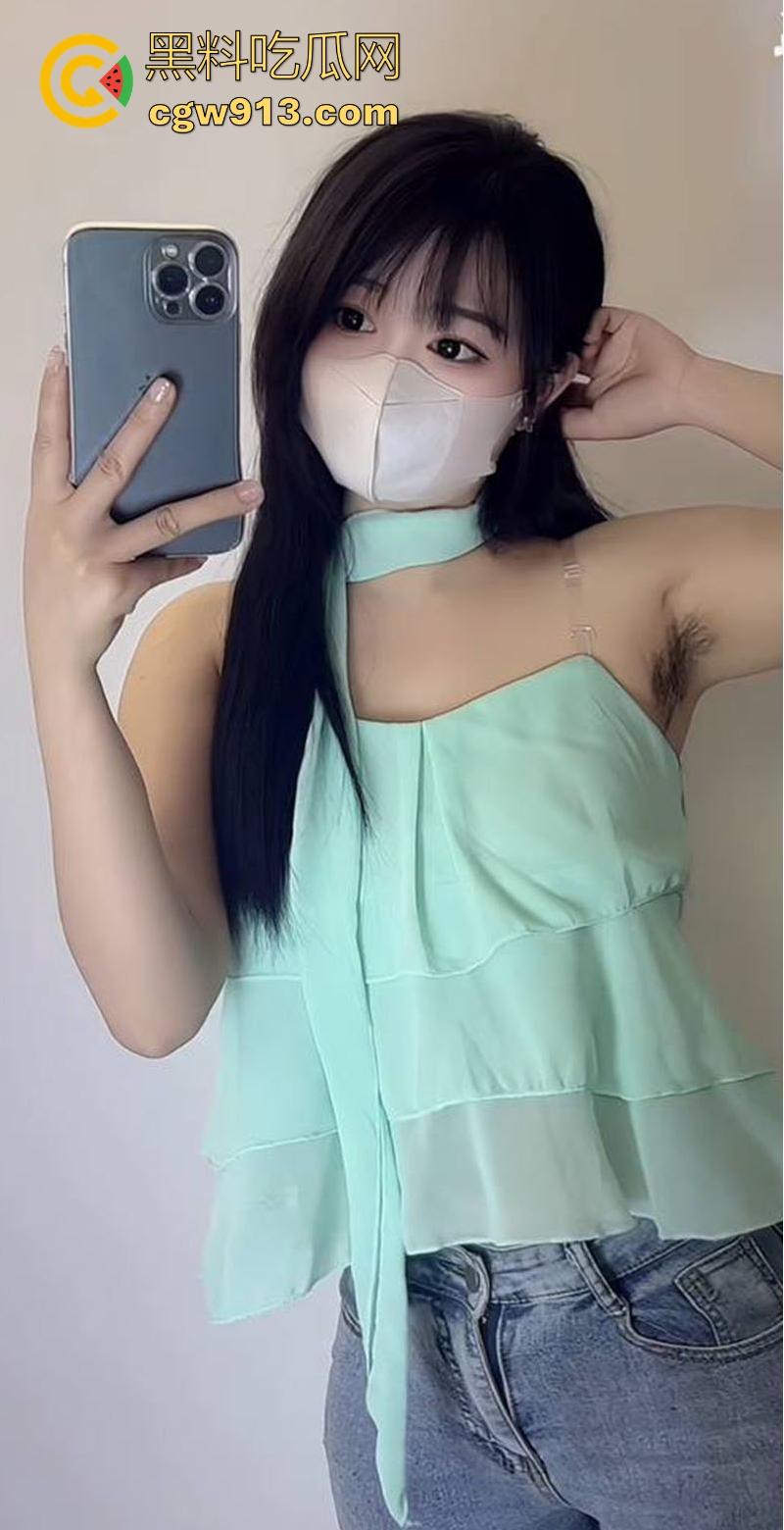 快手网红【大清青】榜一定制视频流出，性感瑜伽裤骚舞勾引，细腰摇曳翘臀高撅，逼缝凸显，反差骚劲儿永不熄火！-6