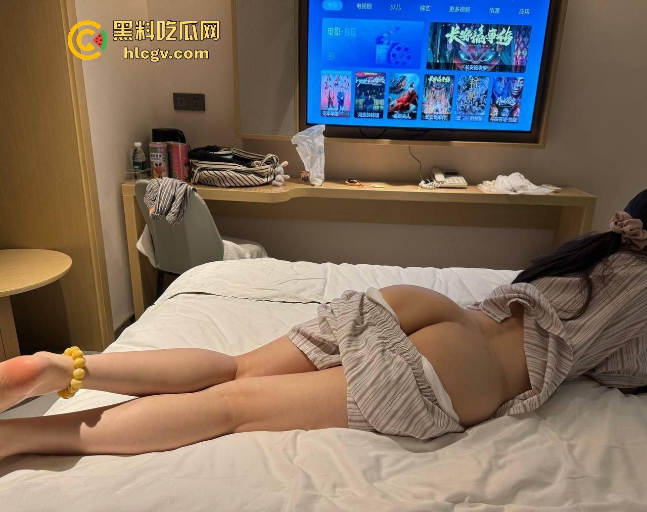 江西大学生『路文琪』穿情趣内衣等操视频外泄！被调教到摆好姿势，实习同居变尴尬大瓜！-10