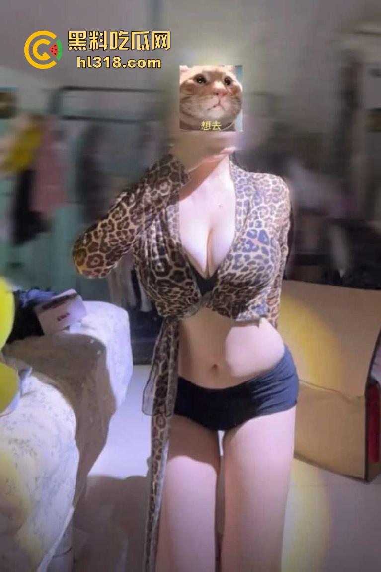 抖音极品微胖网红【吃货】付费福利视频曝光,火辣巨乳身材一览无余,性感女神竟如此反差淫荡!-6