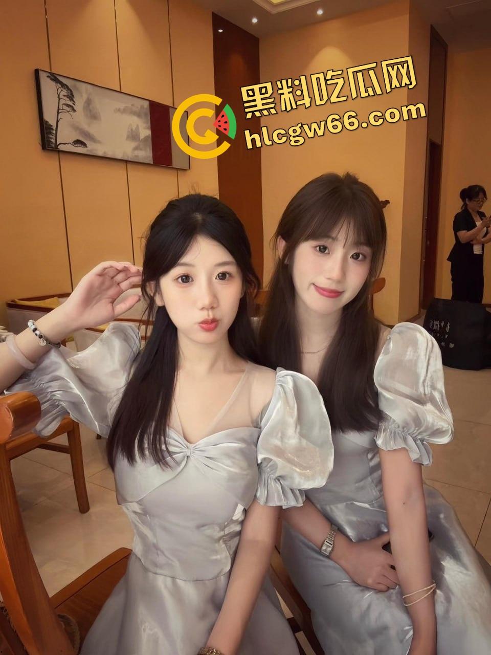 徐州性瘾女『习苗苗』逼里射完还嫌不够，还留着精液就找炮友开房，肥臀奶摇骚逼滴水！-5