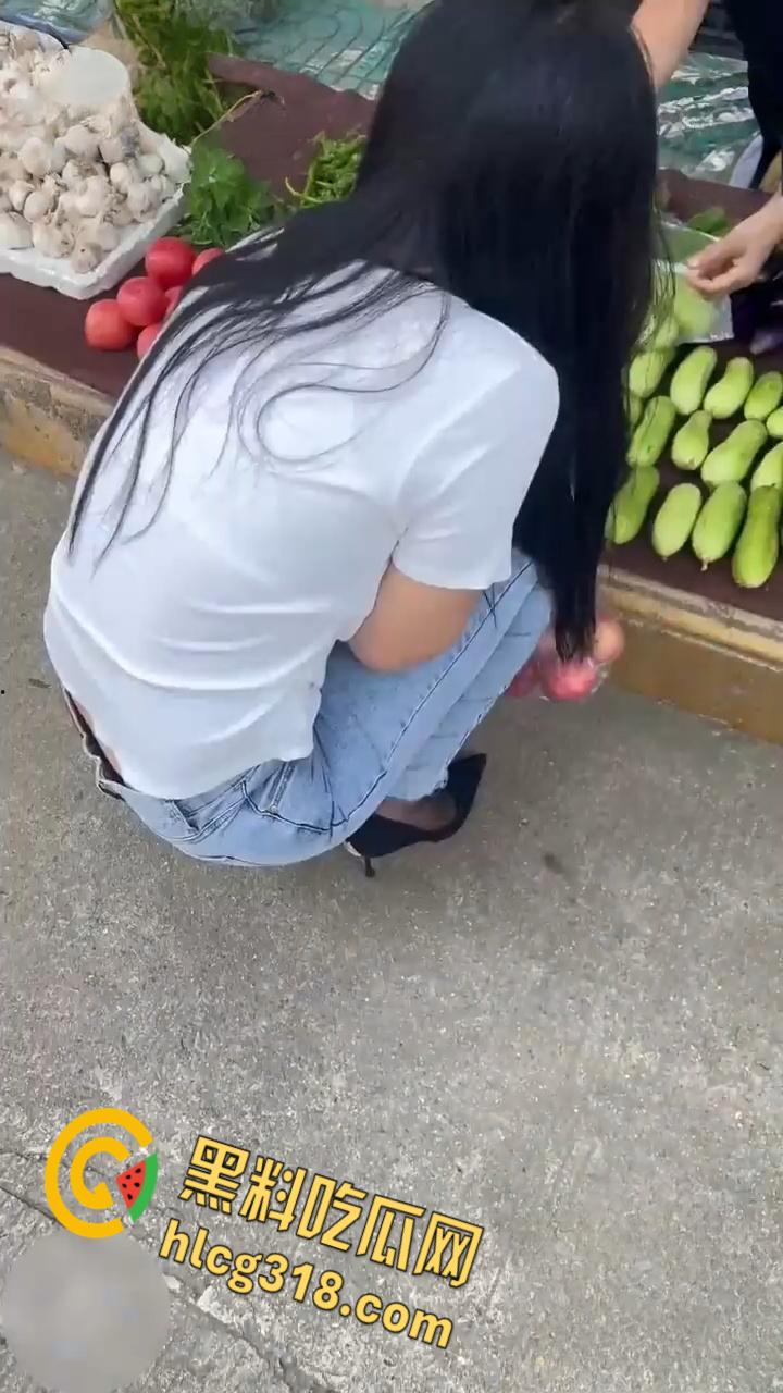 海角大神会喷水的亲姐姐，要挟姐姐穿开档丝袜出门，回家蹬开高跟鞋，直接无套后入裤里丝 ！