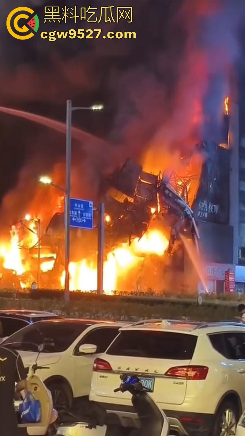 探店博主真能把店带火啊!江苏连云港京东电器自营店突发火灾,经过一宿的救援,才将大火熄灭!-6