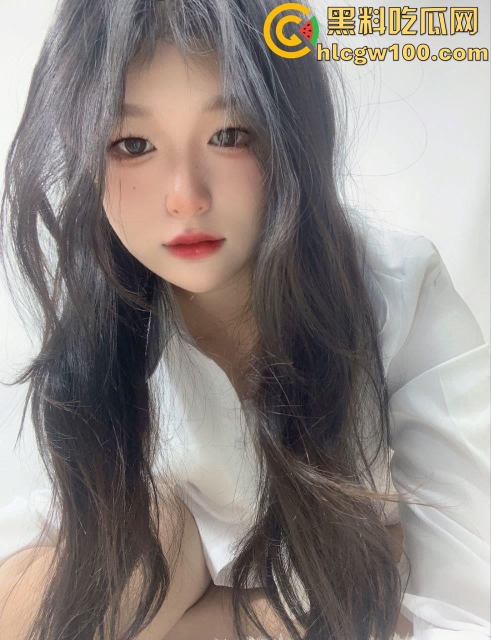 推特女菩萨【桃谷若姬子】露脸反差唯美COS，洛丽塔搭配白丝黑丝，展示粉嫩鲍鱼-23