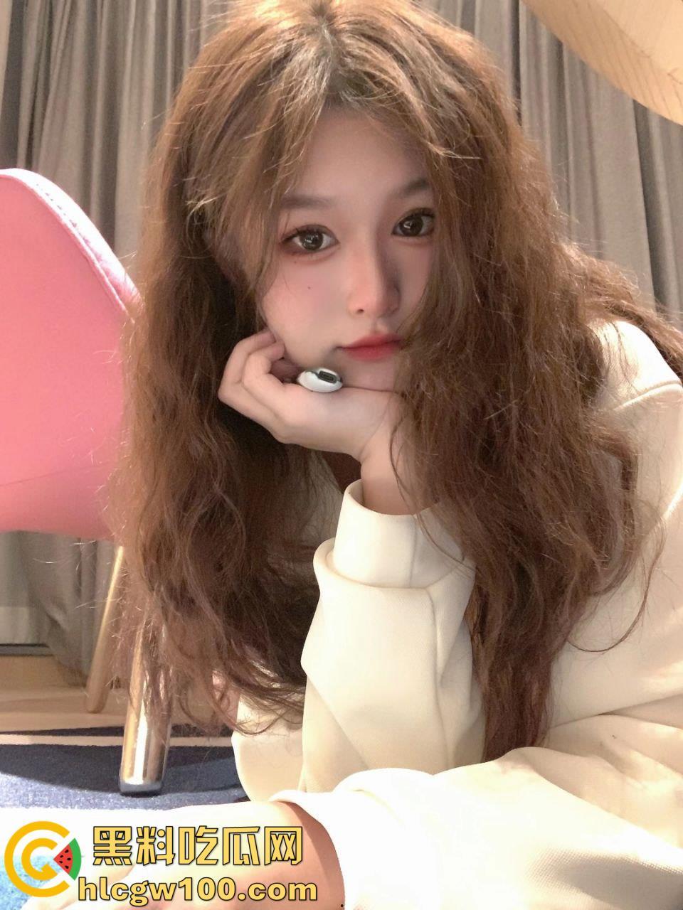 推特女菩萨【桃谷若姬子】露脸反差唯美COS，洛丽塔搭配白丝黑丝，展示粉嫩鲍鱼-44