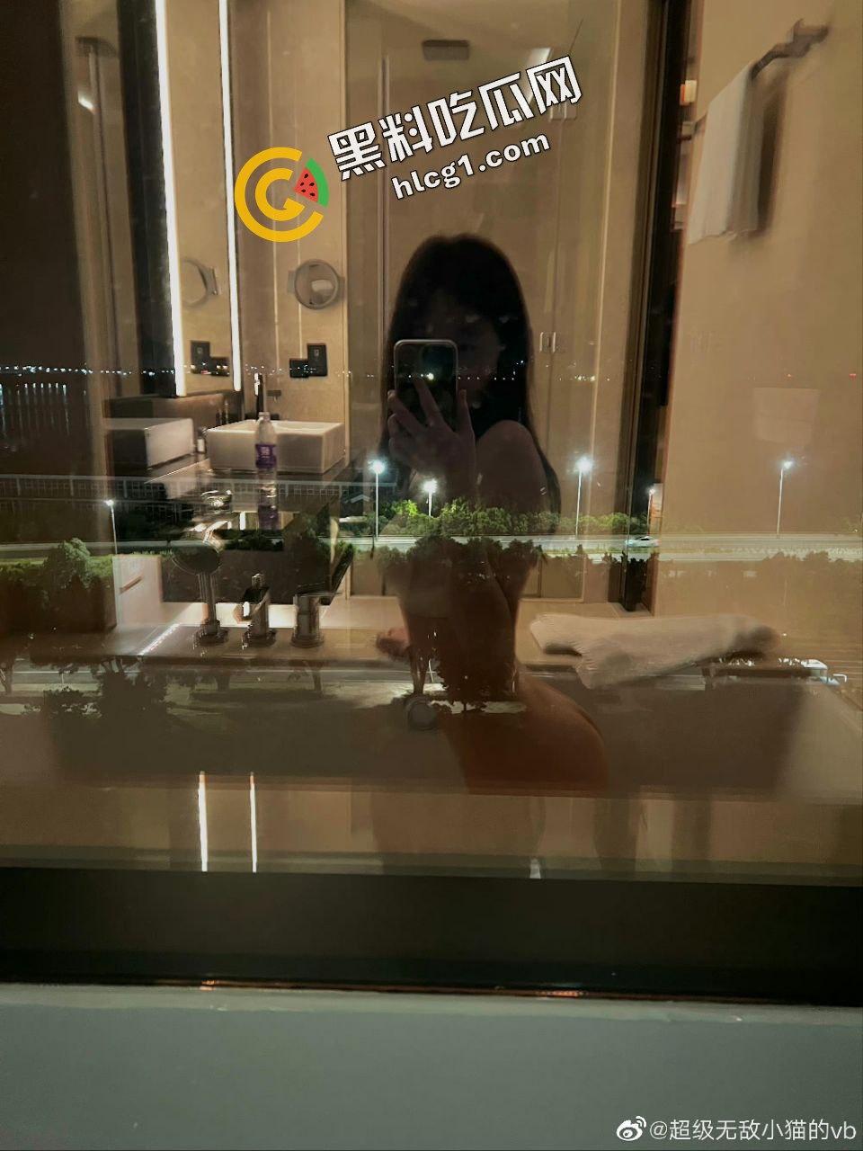 微博身材高挑的反差网红 超级无敌小猫 网上钓鱼 线下和金主爸爸约炮 视频流出-9