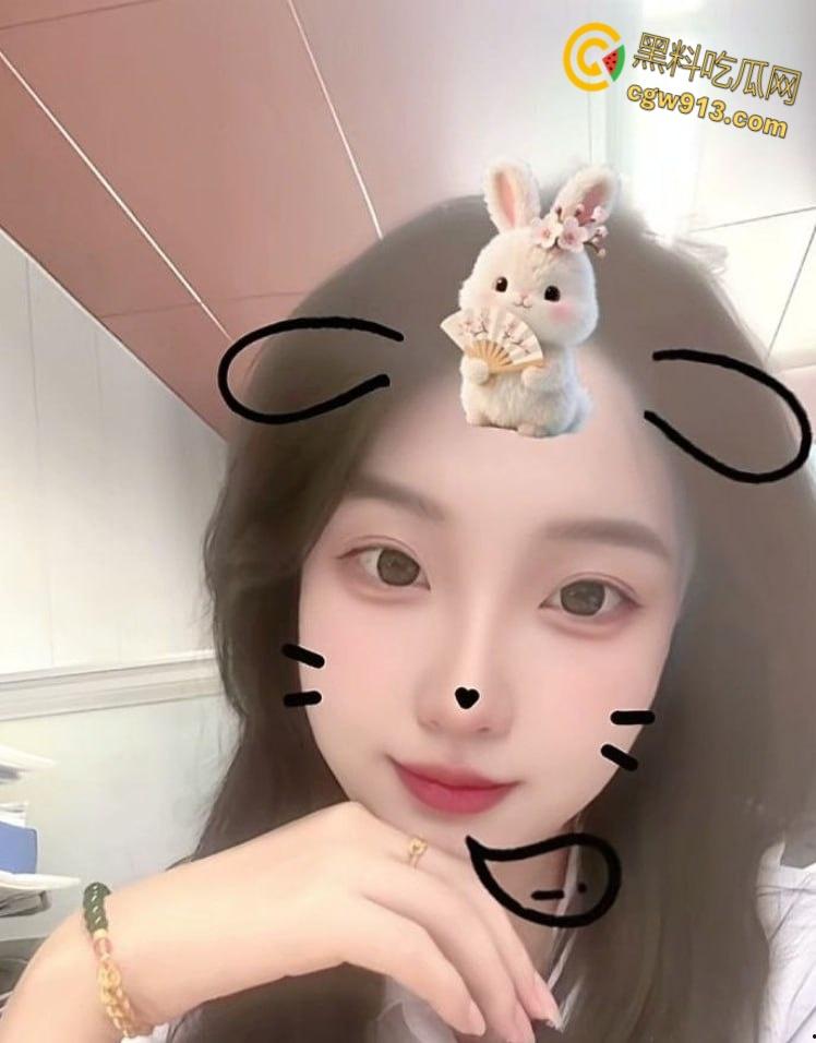 西安高颜值御姐【邢惠雯】，从沙发口到床上，深喉舔鸡巴跪膝舐菊，饥渴状如饿鬼附体，太会玩了 ！-4