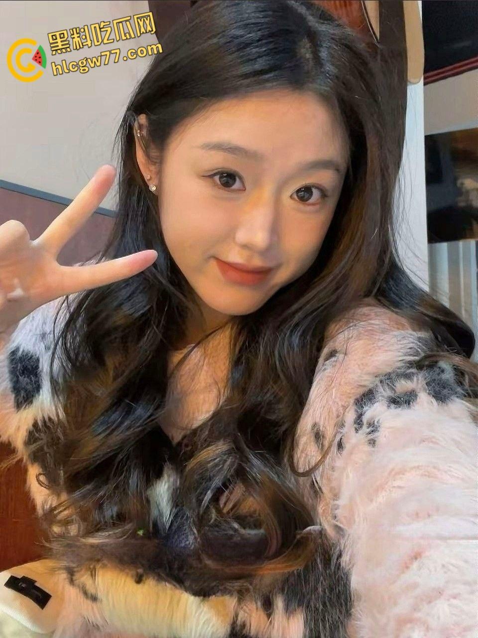 清纯短裙萌妹秒变反差淫娃!情趣内衣裹美乳,超神口活口爆狂喷,啪啪高潮爽到炸裂!-3