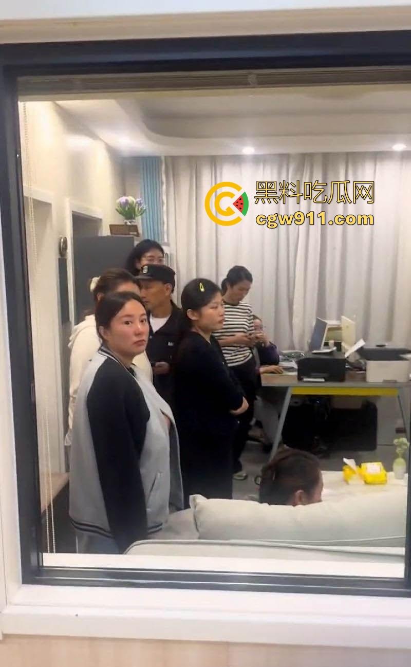 沂南米格派森学校虐童！大量家长上们要说法，掐肚子关黑屋捂脸，孩子浑身淤青哭喊，简直人渣不如！-5