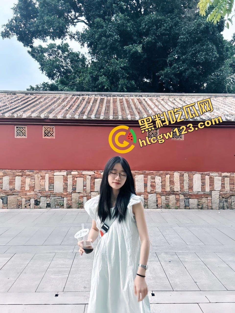 考试全A床上全开，南财眼镜妹【范星星】一脱裙子床上一张嘴就是狗碗，酒店被调教成精液杯！-3