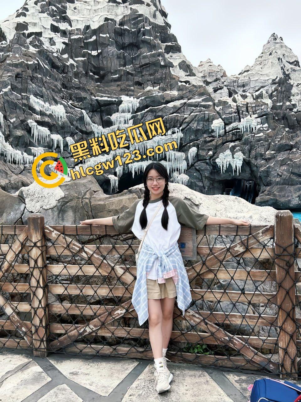 考试全A床上全开，南财眼镜妹【范星星】一脱裙子床上一张嘴就是狗碗，酒店被调教成精液杯！-7