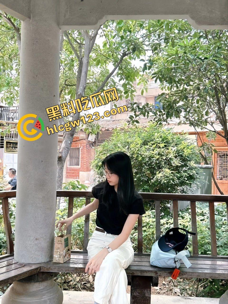 考试全A床上全开，南财眼镜妹【范星星】一脱裙子床上一张嘴就是狗碗，酒店被调教成精液杯！-9