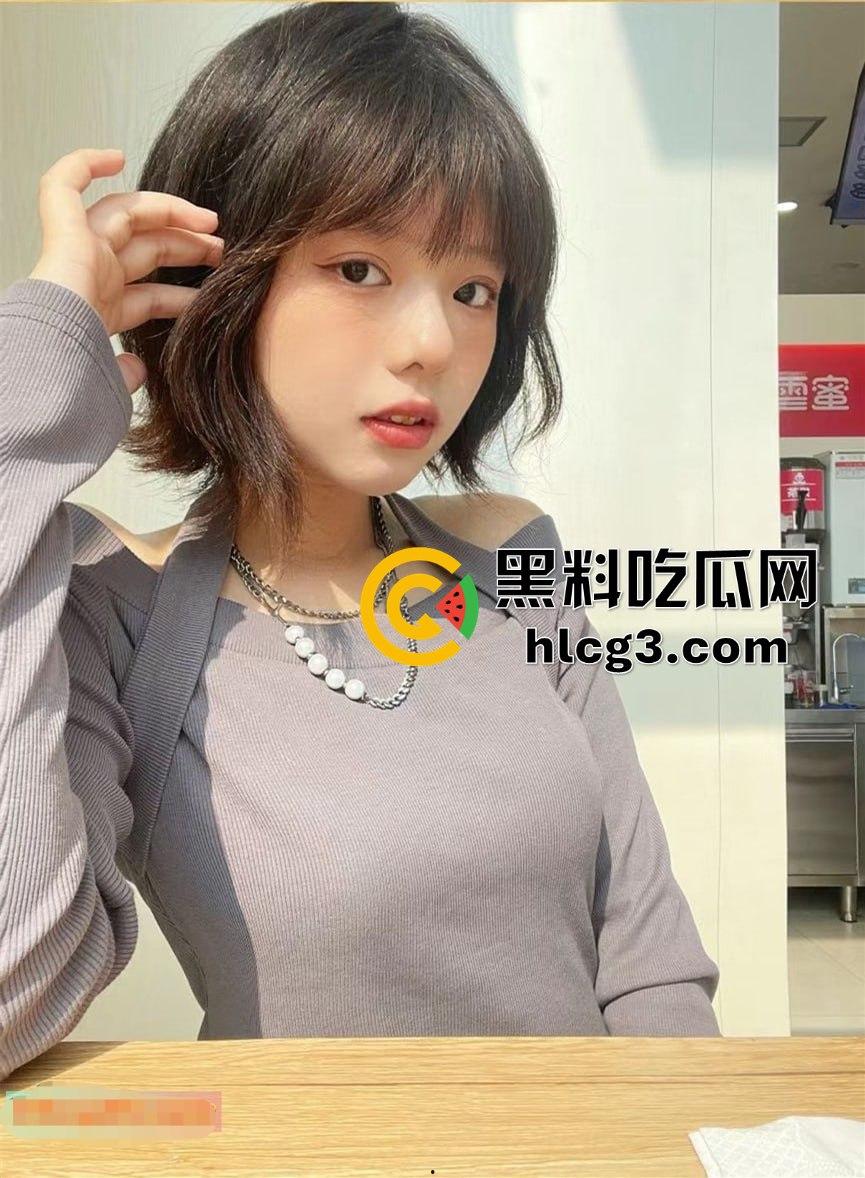 05年小母狗孙月，刚过19岁生日就被金主私拍外流泄密，年纪小但技艺高超！-1