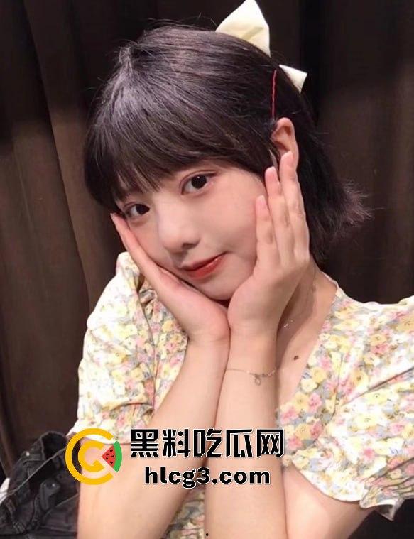 05年小母狗孙月，刚过19岁生日就被金主私拍外流泄密，年纪小但技艺高超！-3