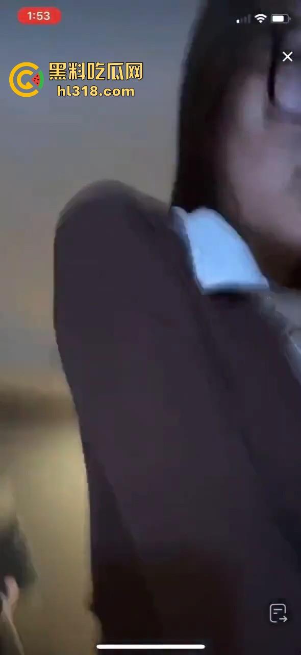 抖音小网红【刘Real.】跟榜一大哥直播做爱，女主播完美露脸玩女上骑乘位，还是榜一大哥厉害！-4