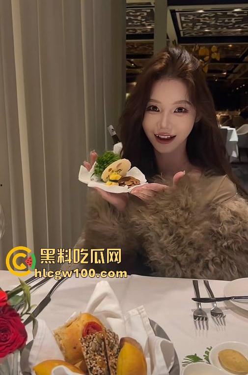 快手千万网红【李璐璐】被爆出不雅视图，反差一面被曝光全网！-6