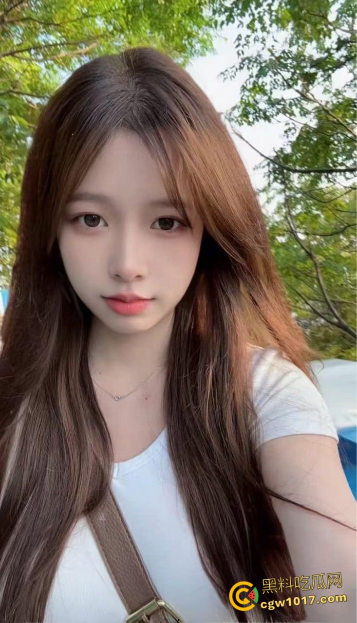 闷骚母狗表白大屌炮友，被拒绝后恼羞成怒曝光，露脸吸吮龟头口爆吞精，穿着情趣内衣坐屌狂摇！-4