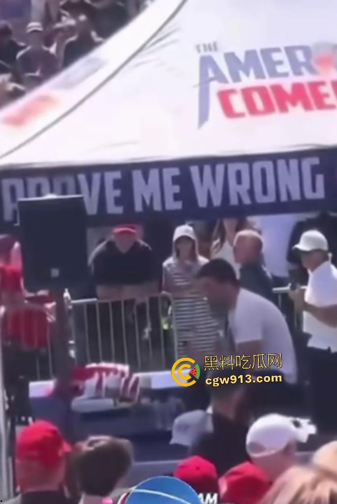 特朗普盟友【查理·科克】枪击惨死犹他谷大学!FBI全城搜捕抓住LGBTQ老人,特朗普下令全国半旗致哀!-6