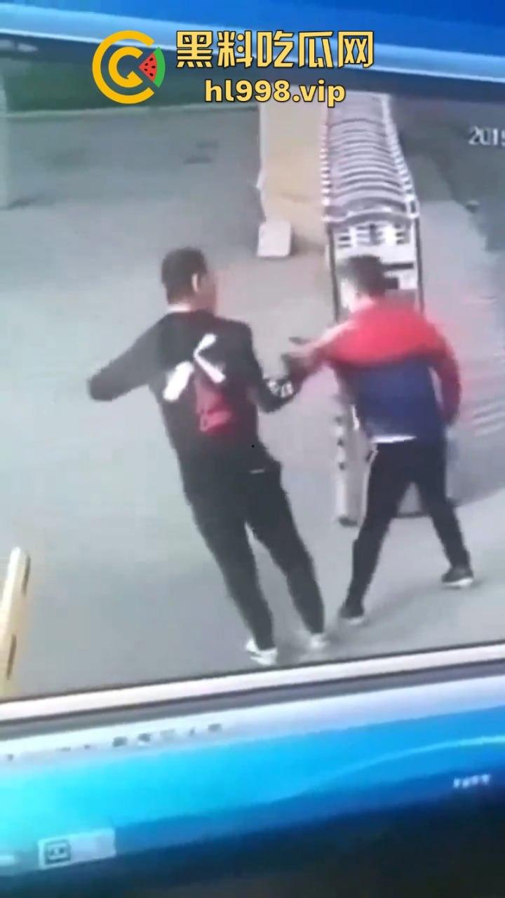 吉林初二男生被同学霸凌 父亲持刀怒杀校霸 太血腥但太爽了！-2