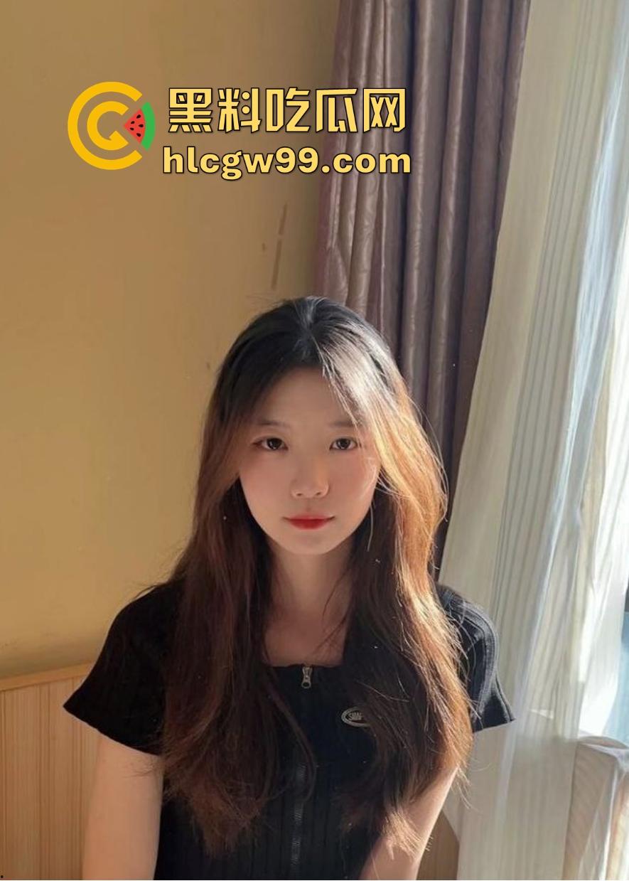 网友投稿！湖北黄冈站极品反差母狗【吴童】出轨被男友曝光性爱视频，烂货骚逼被多人玩的阴唇都翻了。-2