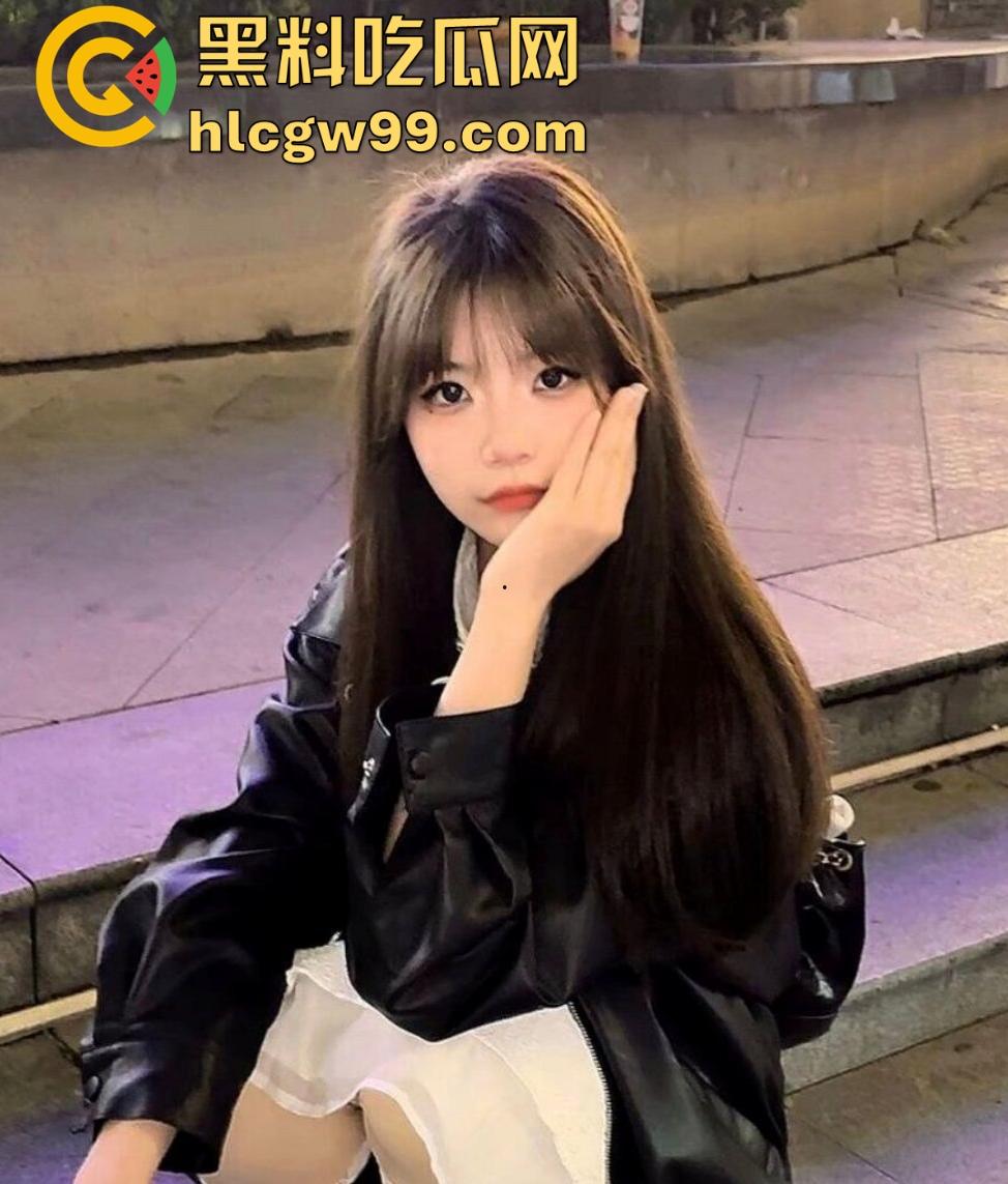 网友投稿！湖北黄冈站极品反差母狗【吴童】出轨被男友曝光性爱视频，烂货骚逼被多人玩的阴唇都翻了。-3