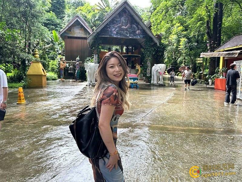 长沙建行柜员【张语瑶】，认主大客户被调教成淫骚母狗，深喉添屌技艺高超，情趣制服女上疯狂榨精！-1