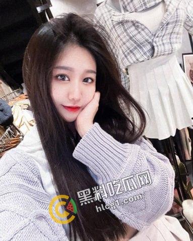 重庆某传媒公司主播 超喜欢上位的反差婊 李娜 被曝光！白浆很多最爱无套内射 真是个极品骚逼啊！-3