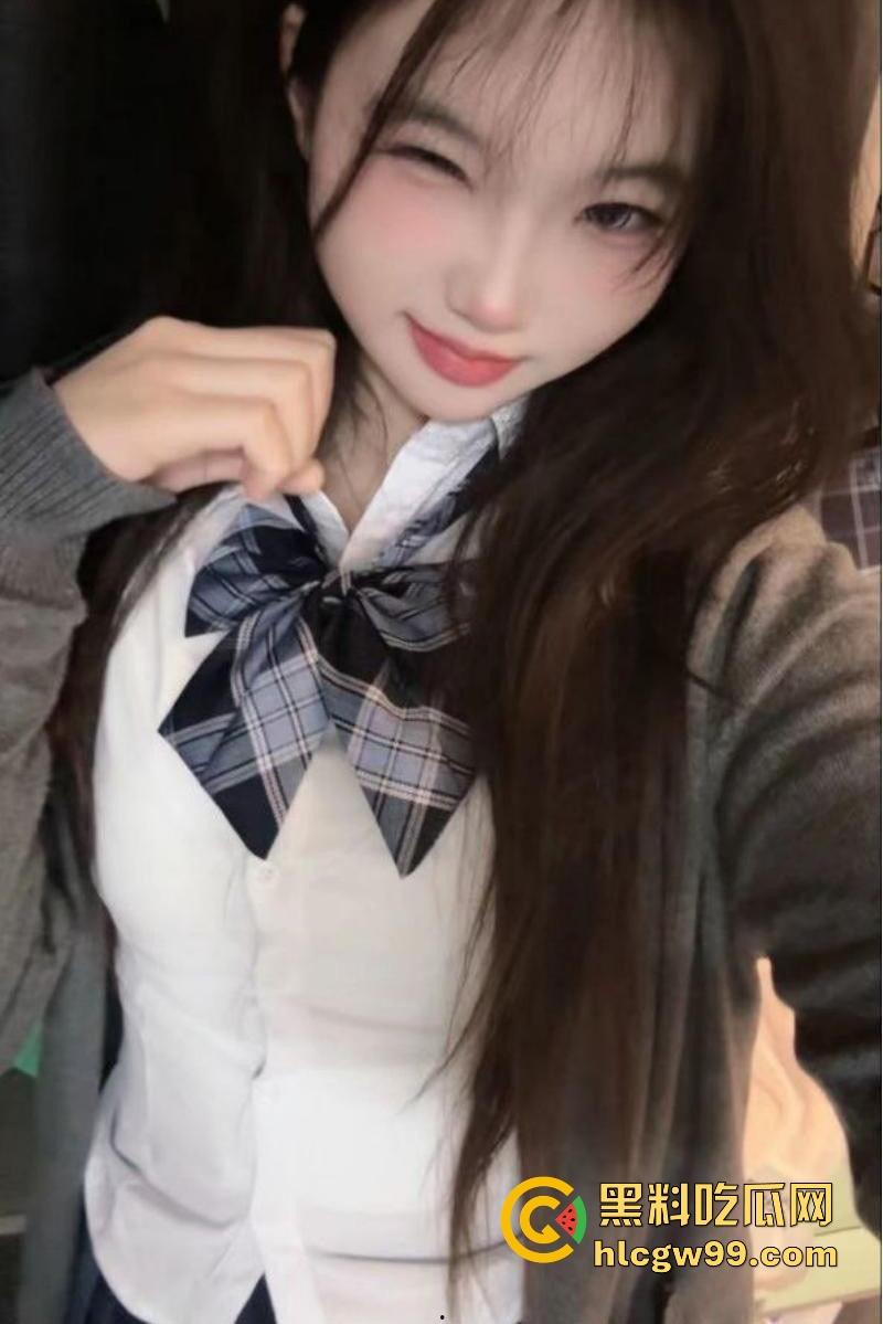 北京华东交大学极品大一萌妹【唐伊】约炮体育生被偷拍，跪舔足交画面刺激，很有撸点！-2