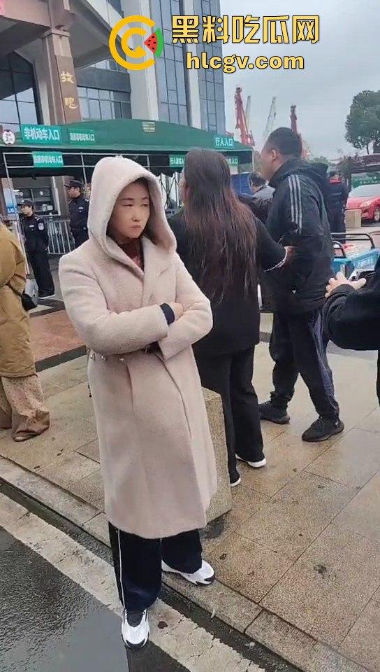 苏州张家港双山岛事件引发争议！四个小孩溺水，父母不救只等救援，网友怒批：自己孩子都不管？-13