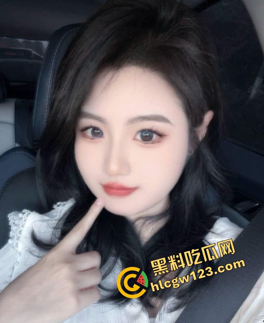 青岛极品幼师露脸抠逼泄露，讲完童话回家自慰表情媚到不行，骚到像开了九次房后再爱一次的脸！-2