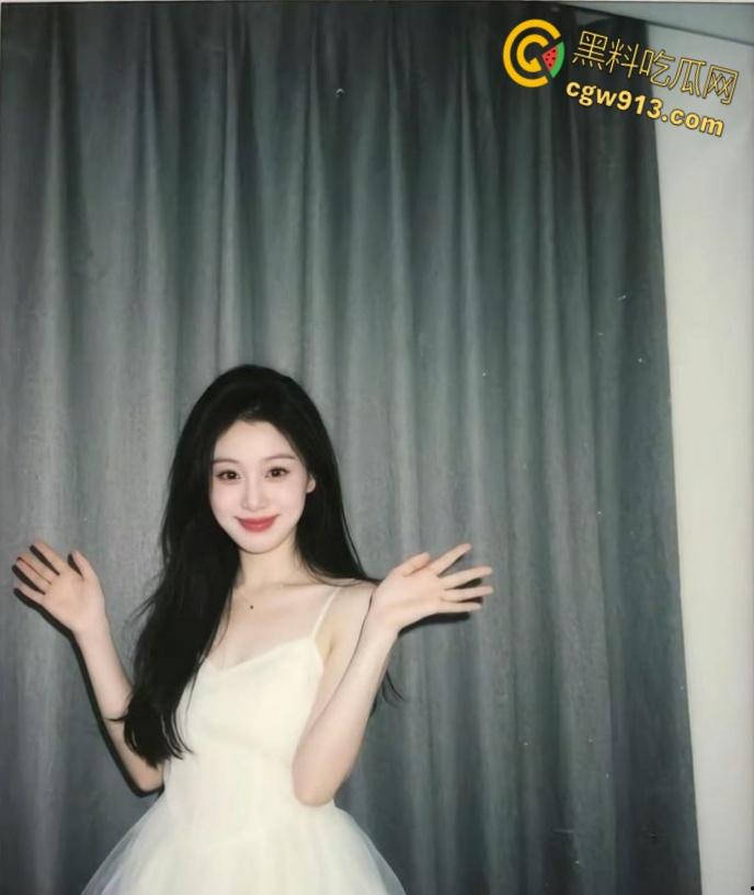 黑龙江鹤岗嫩妹【刘茹雅】，和男友出租房做爱，露脸无套各种后入，小翘臀啪啪作响，颜射吞精巨反差！-2