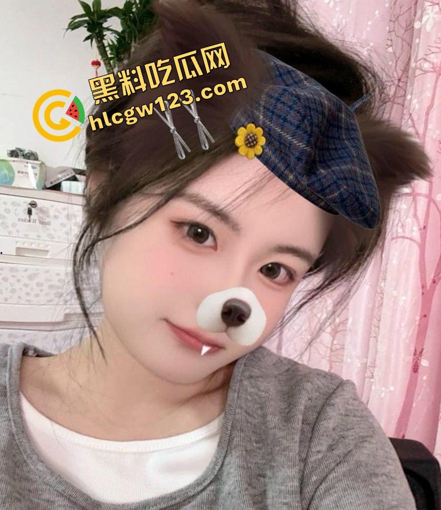 青岛极品幼师露脸抠逼泄露，讲完童话回家自慰表情媚到不行，骚到像开了九次房后再爱一次的脸！-4