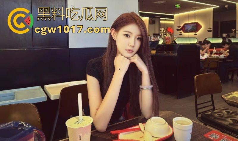 北京邮电大学极品女大【张佳静】做爱视频流出，露脸口交深喉，女上后入轮番爆操，鲍鱼收缩淫液喷溅！-3