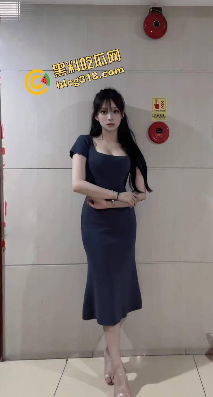 姐妹们口嫌体正直，嘴上说不看毛片，抓到集美看毛片还装正经？裤裆早就湿成狗了！-3