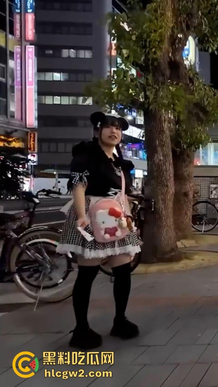 宅男天堂！实拍日本街头让人眼花缭乱的精致站街少女 多少钱可以带回家？