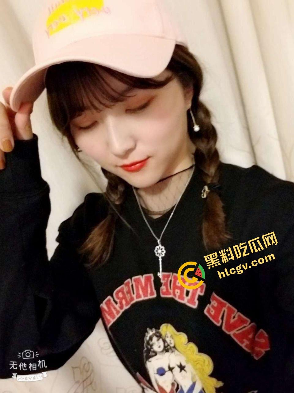 安徽阜阳反差婊女大学生『李嘉仪』大哥带着过生日 调教后入吃蛋糕 真是幸福又性福 独家流出！-7