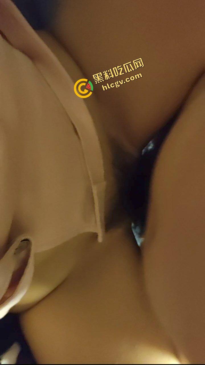 安徽阜阳反差婊女大学生『李嘉仪』大哥带着过生日 调教后入吃蛋糕 真是幸福又性福 独家流出！-8