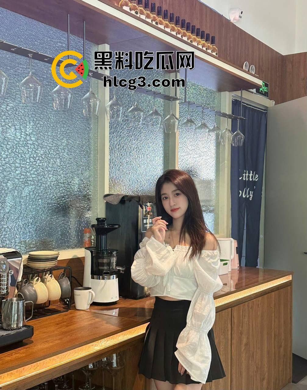 一狗两主！徐州医科大学反差拜金女神『姚婷』按头口交 暴力后入 轮流来操 记录性爱视频泄密流出-4