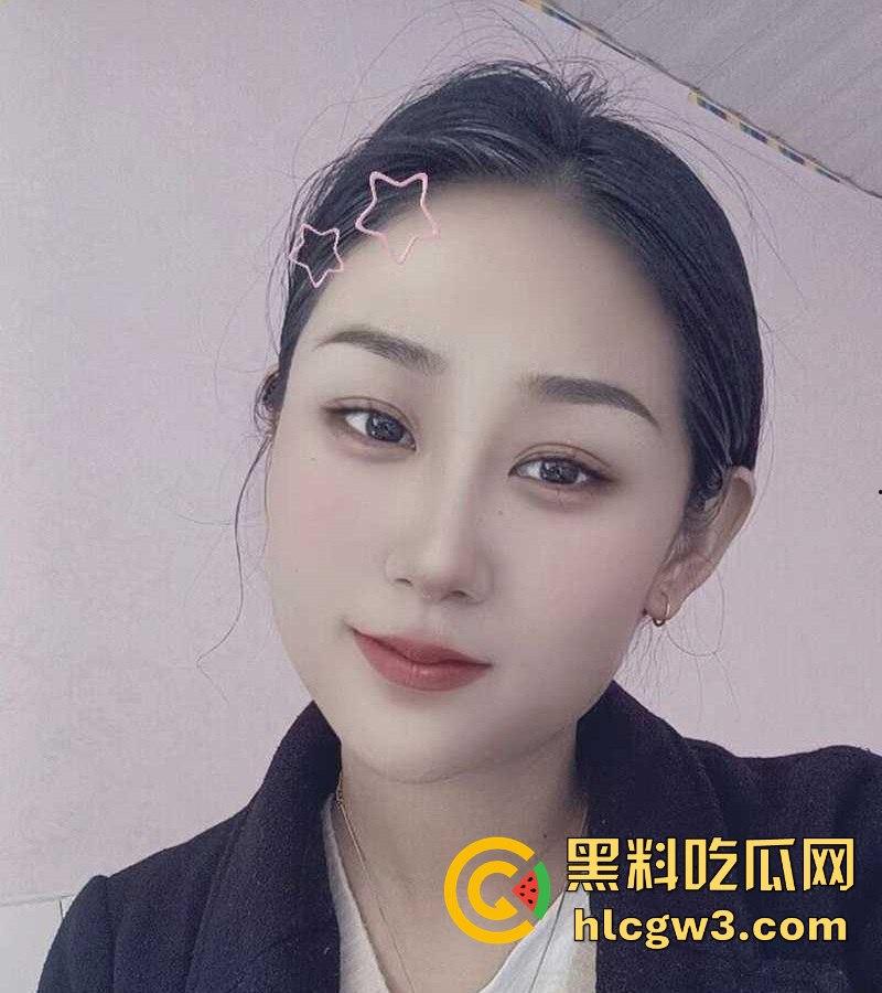 福州骚逼 李梦洁 自慰美照大放送 超大按摩棒狂插粉嫩蜜穴 完美身材性感撩人火辣妖娆