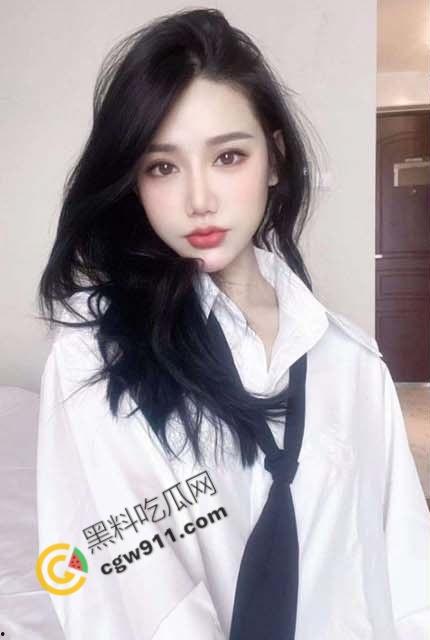 海角大神爆操姐姐！趁姐姐洗碗的时候，洗碗间隙，偷偷爆操，姐姐承欢，炽情爆操只为极致愉悦