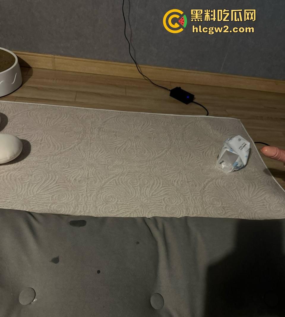 约啪大神高价付费福利！强推学生妹COS【徐婷】干得她浪叫连天，十个COS九个骚，真特么没毛病！-12